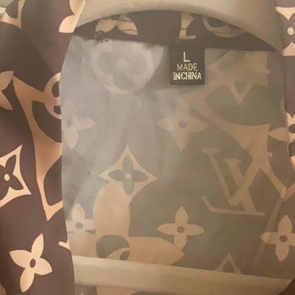 LVFashion Patterned Brown and Tan Women's Top - Picture 7 of 8